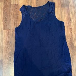 Sleeveless cotton maternity top